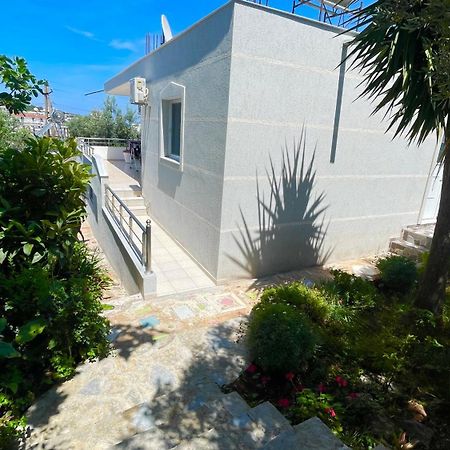 Guesthouse Shehu Ksamil Extérieur photo
