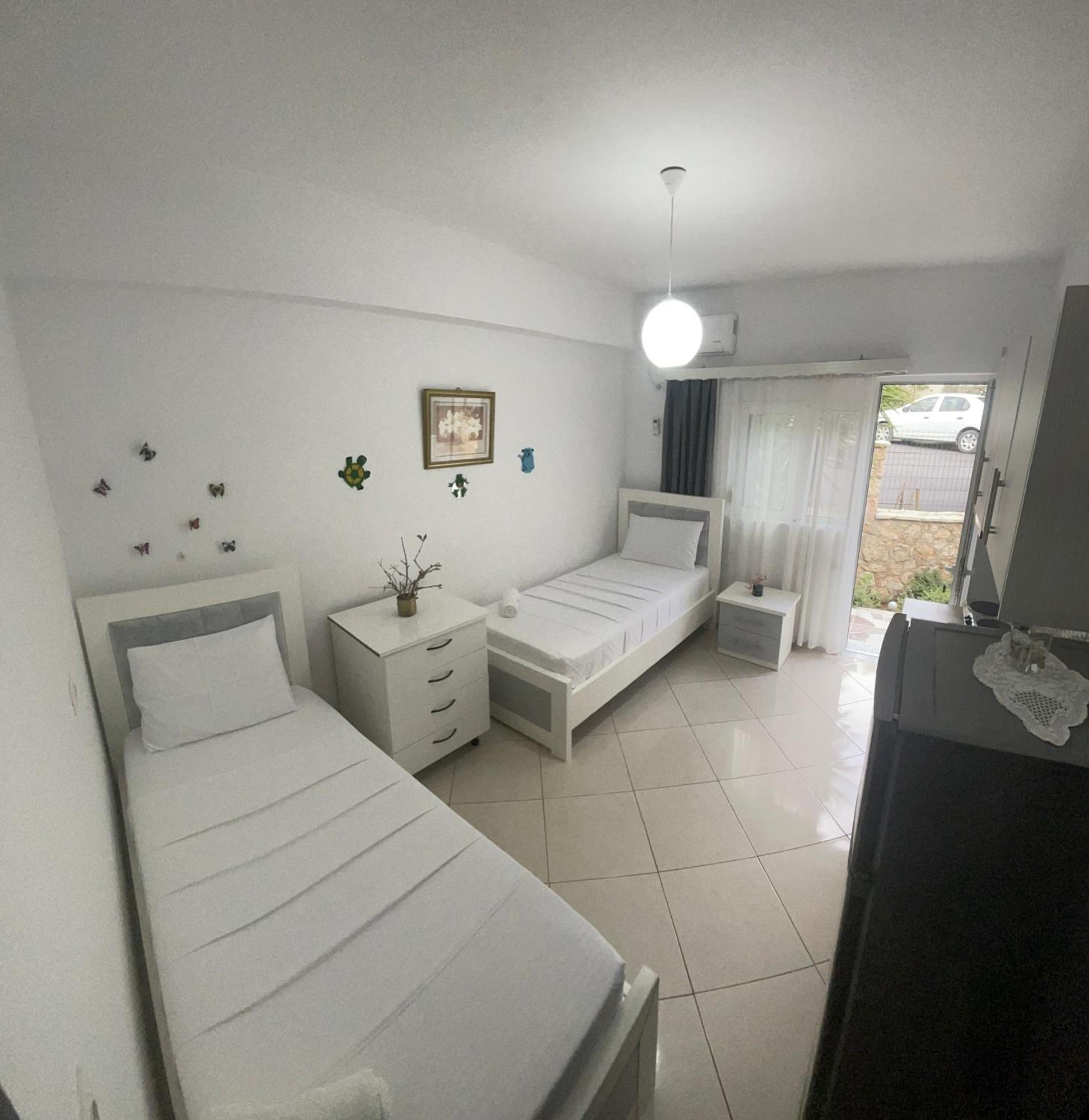 Guesthouse Shehu Ksamil Extérieur photo