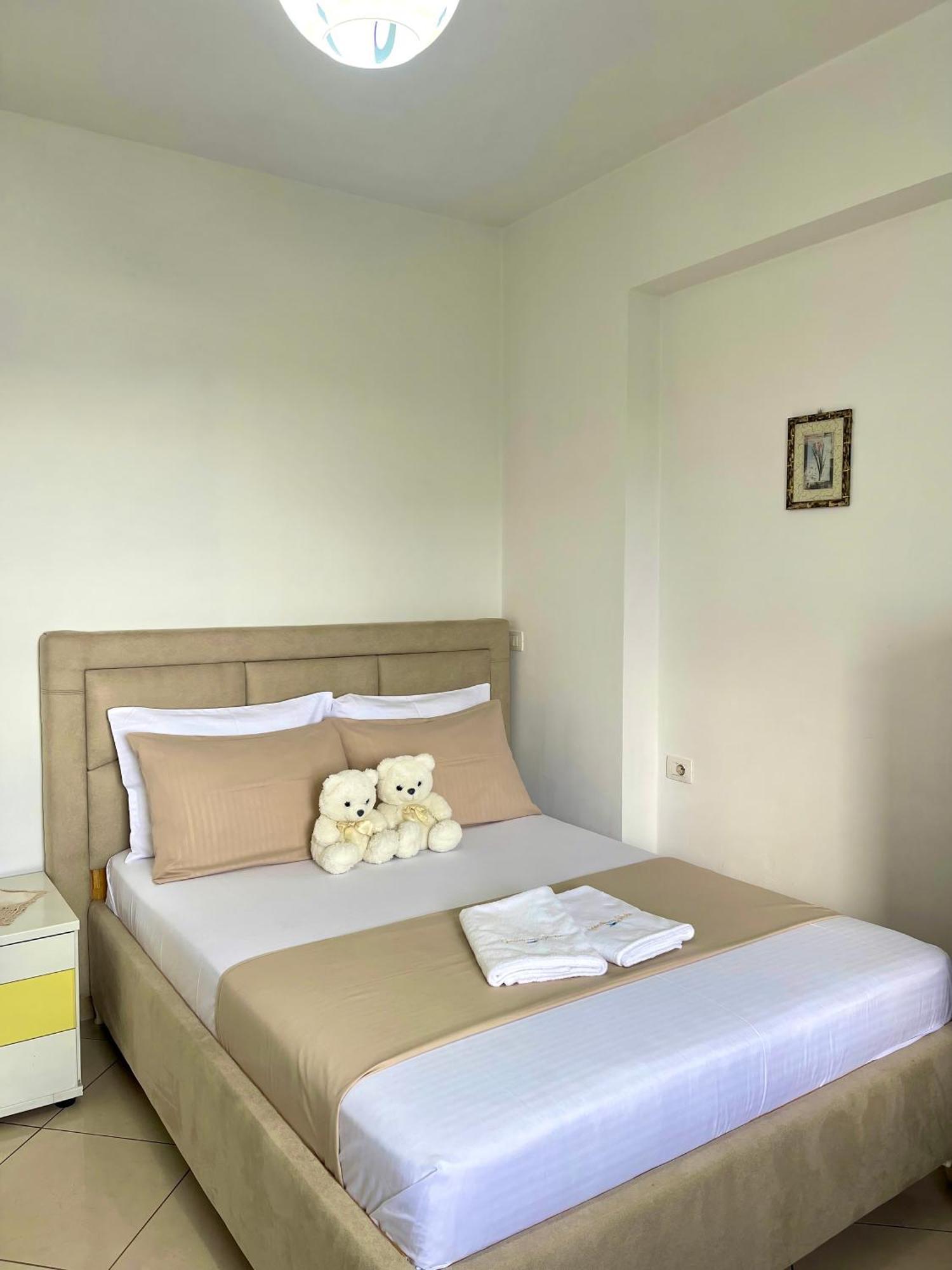 Guesthouse Shehu Ksamil Extérieur photo